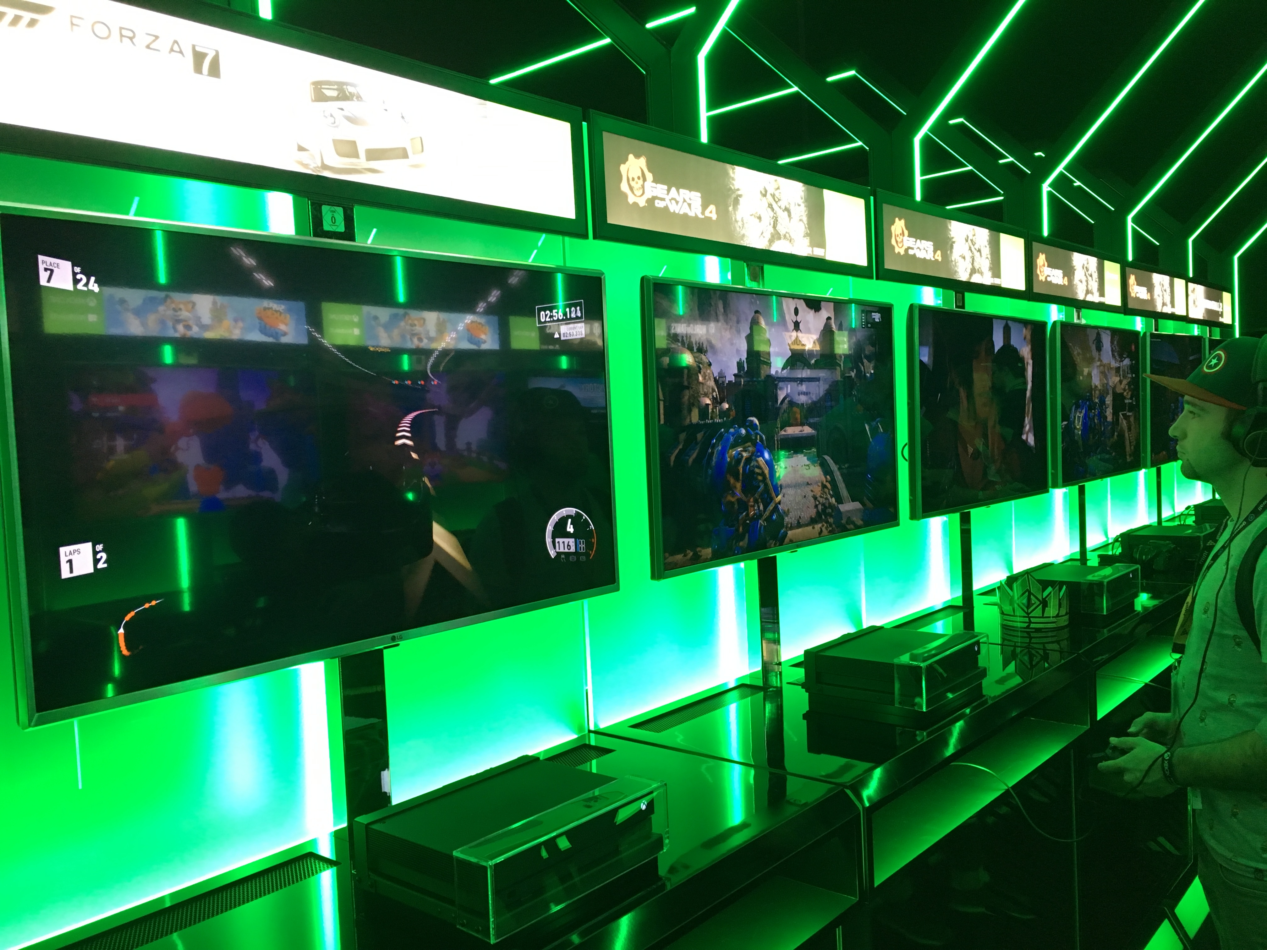 Xbox One X Gamescom